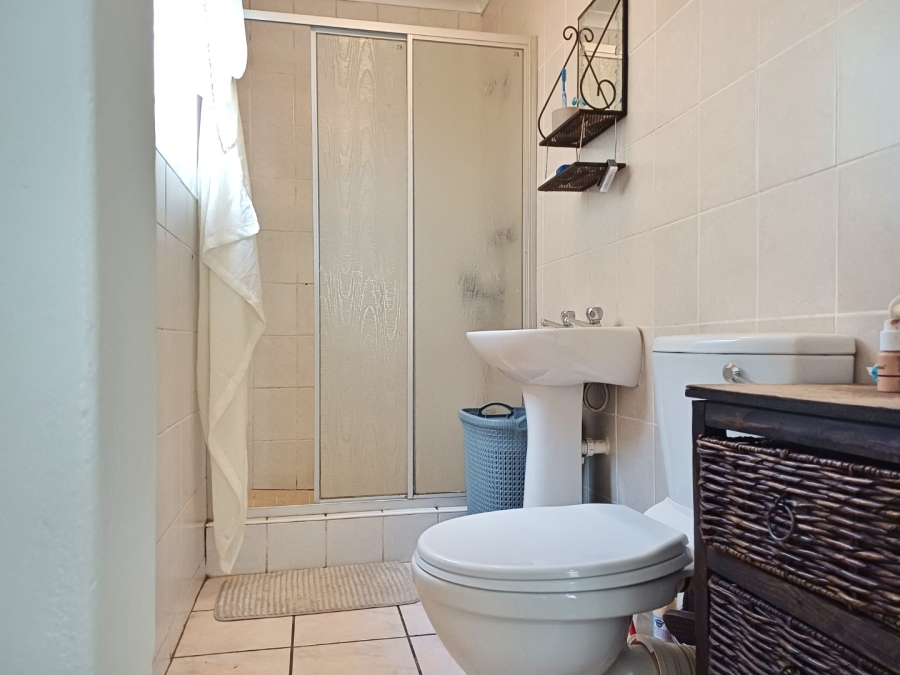 3 Bedroom Property for Sale in Fraaiuitsig Western Cape